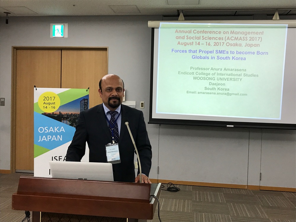 Professor Anura Amarasena presented his paper in ACMASS